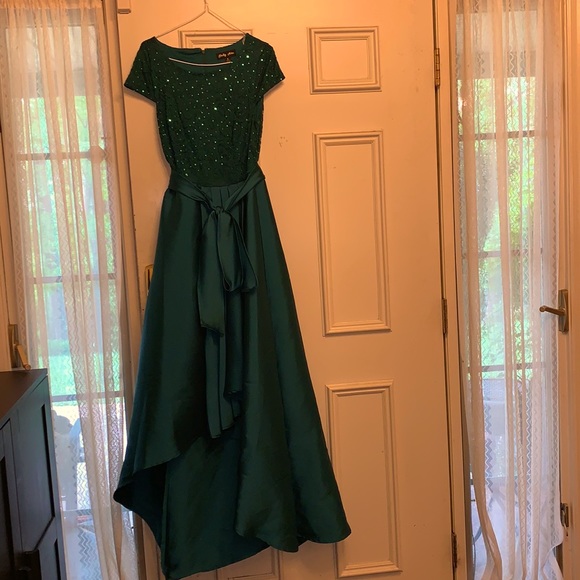 Shelby Nites Dresses & Skirts - Womens formal dress size 6